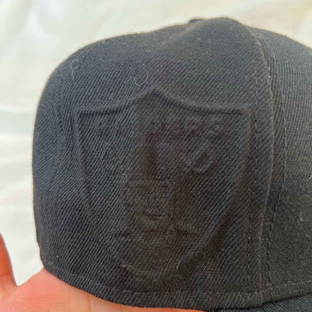 Las Vegas Raiders NFL New Era 59fifty
Fitted‎ Black, Gray Hat cap - Picture 10 of 11